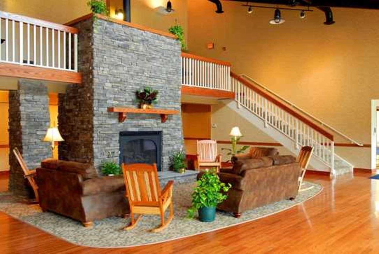 Chief Logan Lodge Hotel & Conference Екстериор снимка