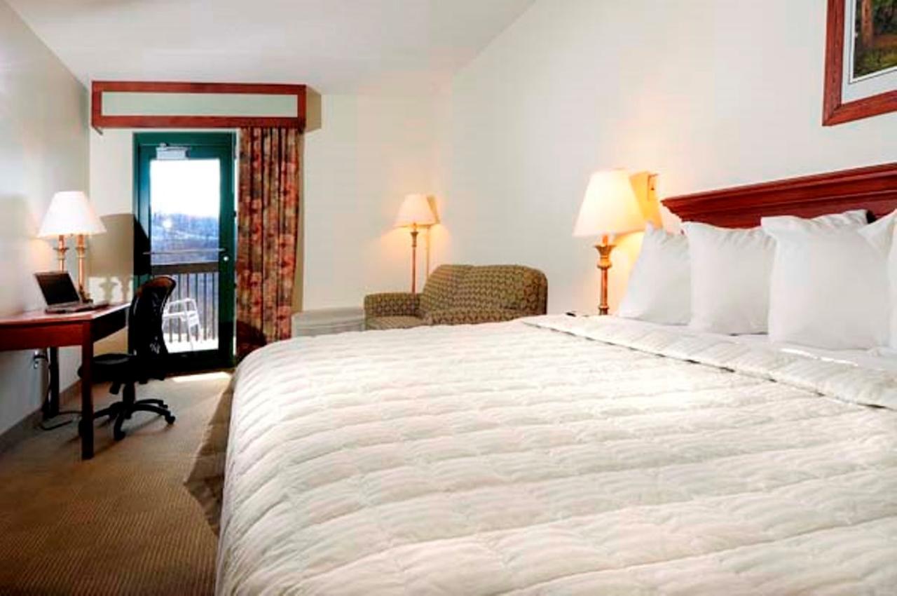 Chief Logan Lodge Hotel & Conference Стая снимка
