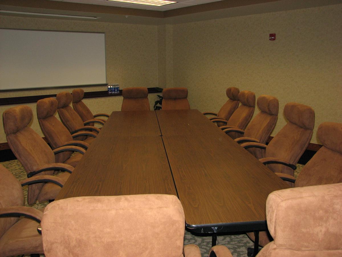 Chief Logan Lodge Hotel & Conference Екстериор снимка